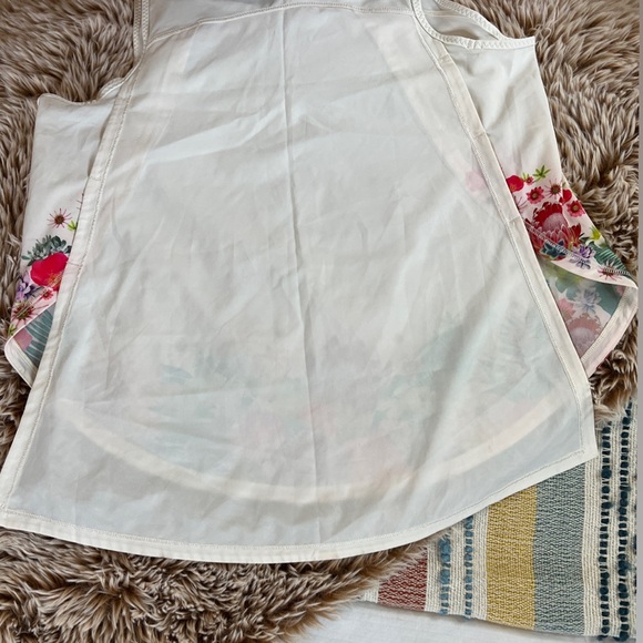 NWOT lululemon Run Split Singlet - Picture 2 of 2